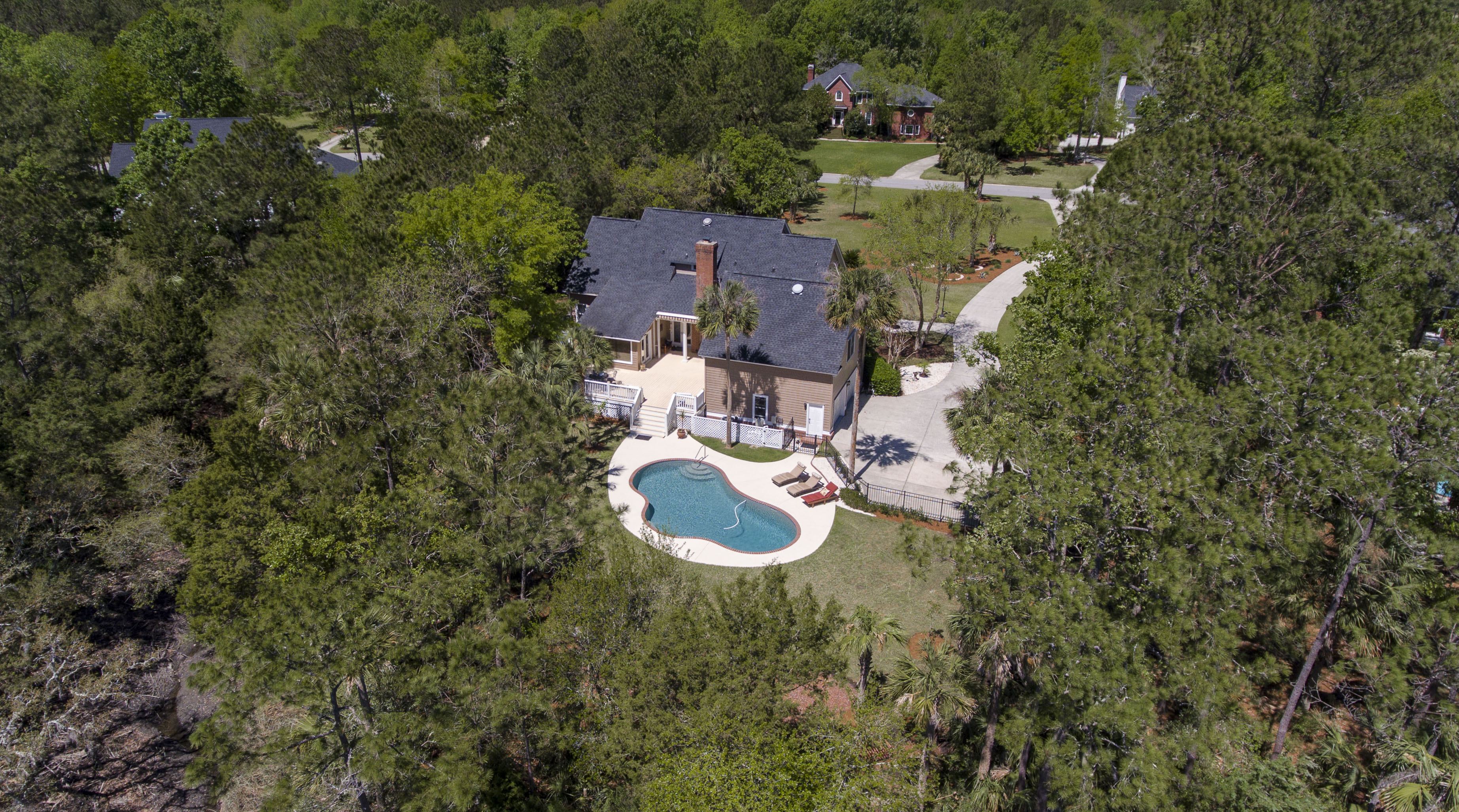 3315 Cottonfield Dr., Mount Pleasant Marsh Front Home For Sale With a Pool
